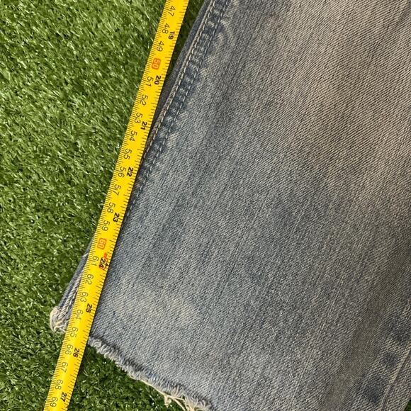 Women’s Retro Denim Hot Kiss Distressed Jeans - Picture 5 of 8